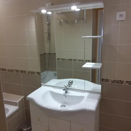 Entre Fleuve Et Centre Ville, 3 Chambres, 2 Wc * كونْياك