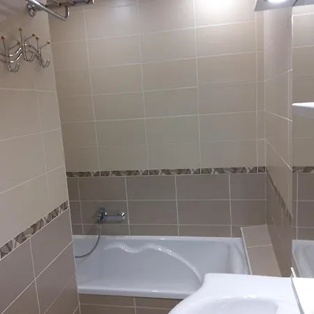 Entre Fleuve Et Centre Ville, 3 Chambres, 2 Wc * Cognac