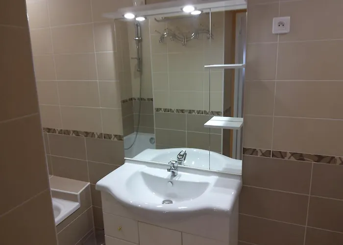 Entre Fleuve Et Centre * 干邑